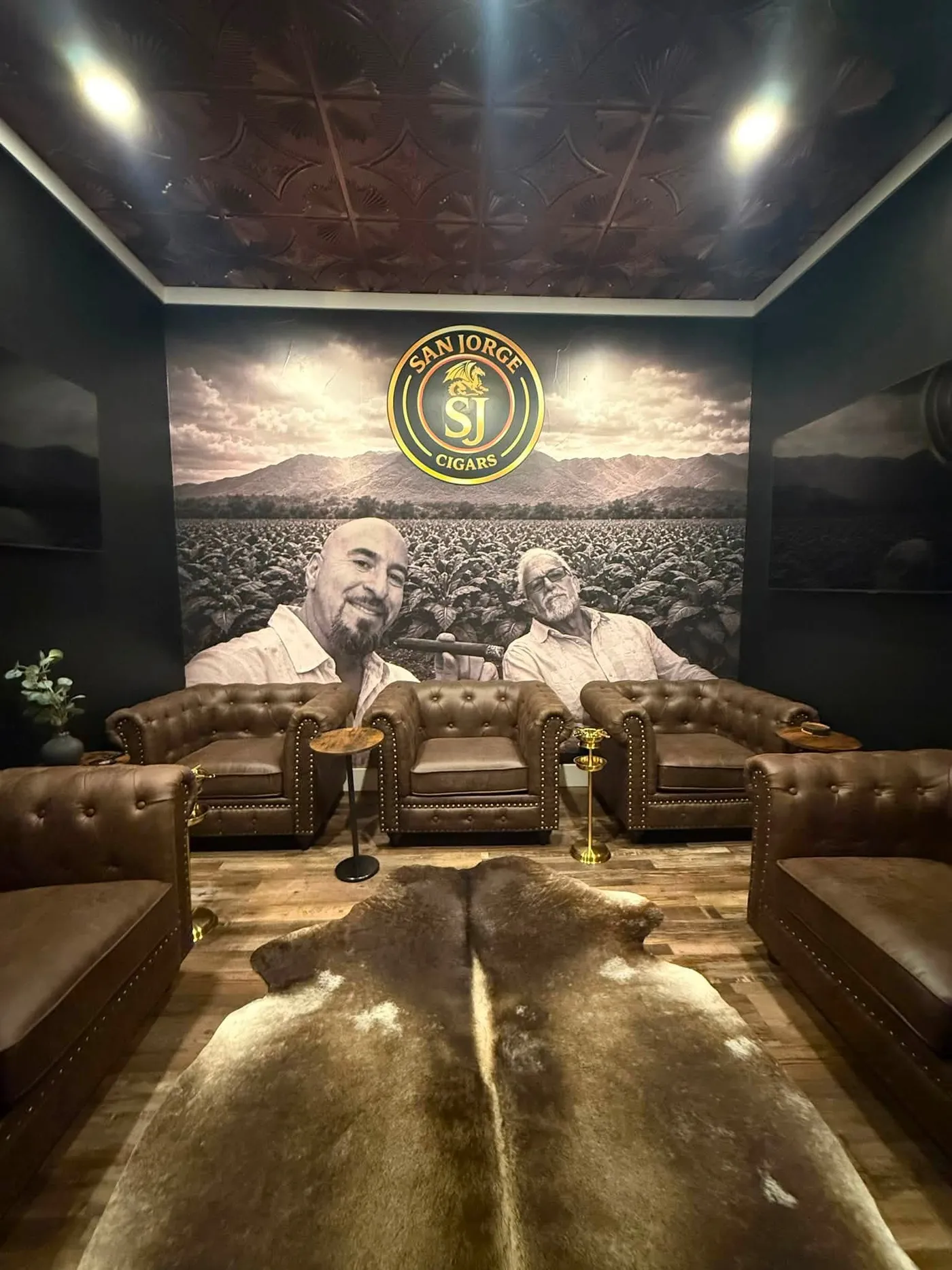 San Jorge Cigars member room